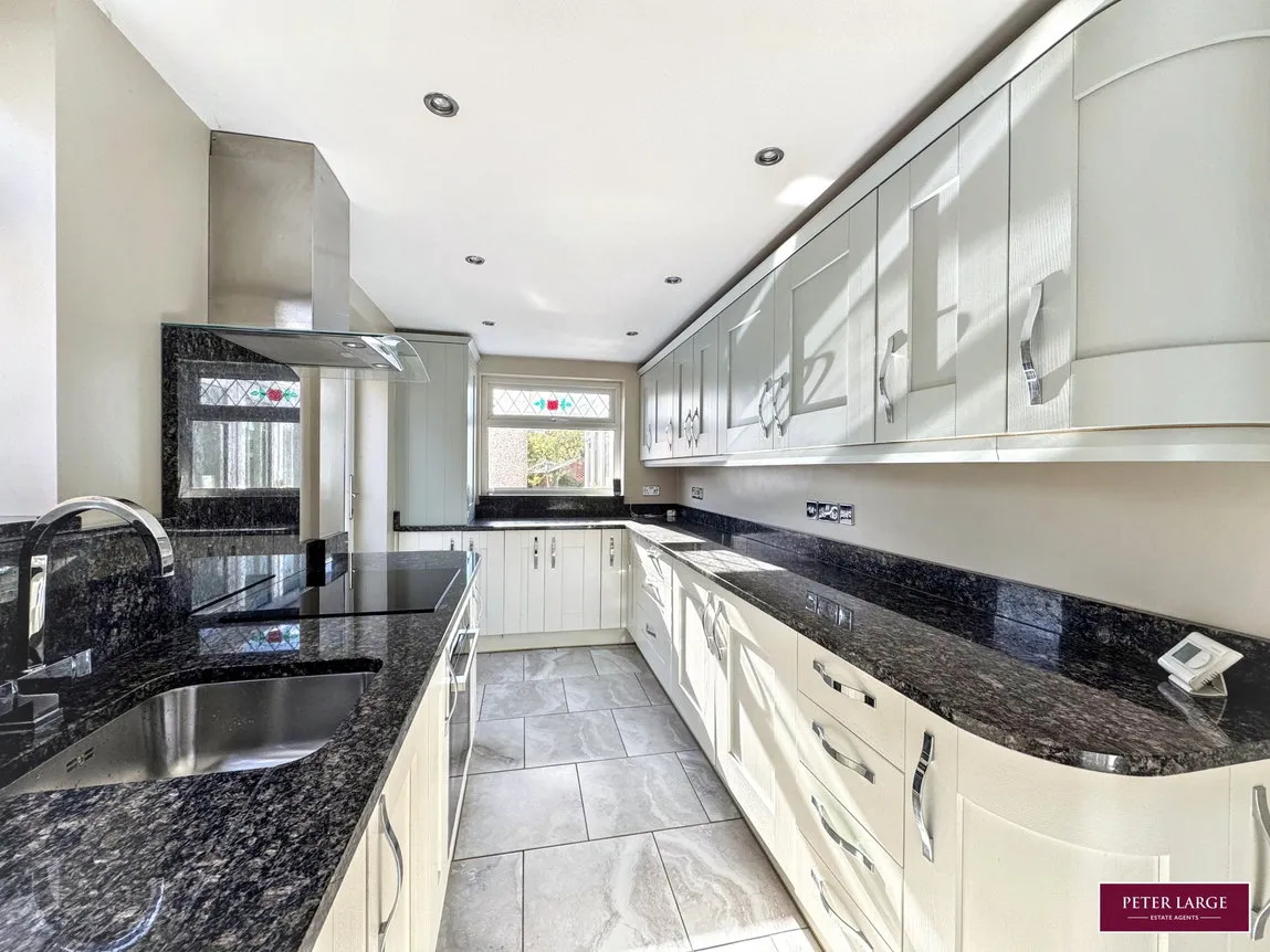 Grange Avenue, Rhyl, LL18, photo 2
