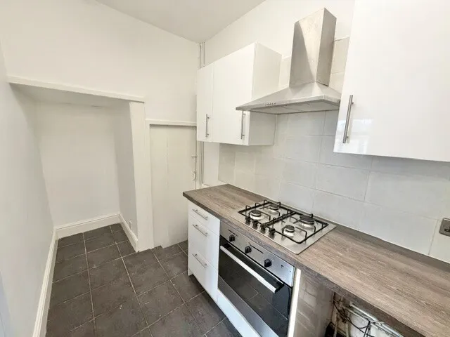 Lees Buildings, Hipperholme, HX3, photo 5