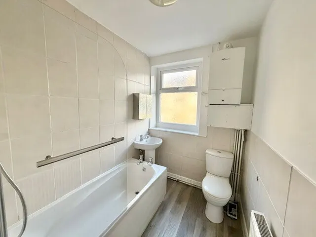 Lees Buildings, Hipperholme, HX3, photo 6