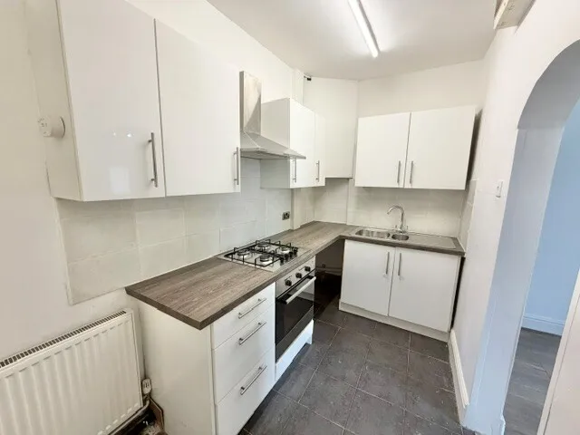 Lees Buildings, Hipperholme, HX3, photo 3
