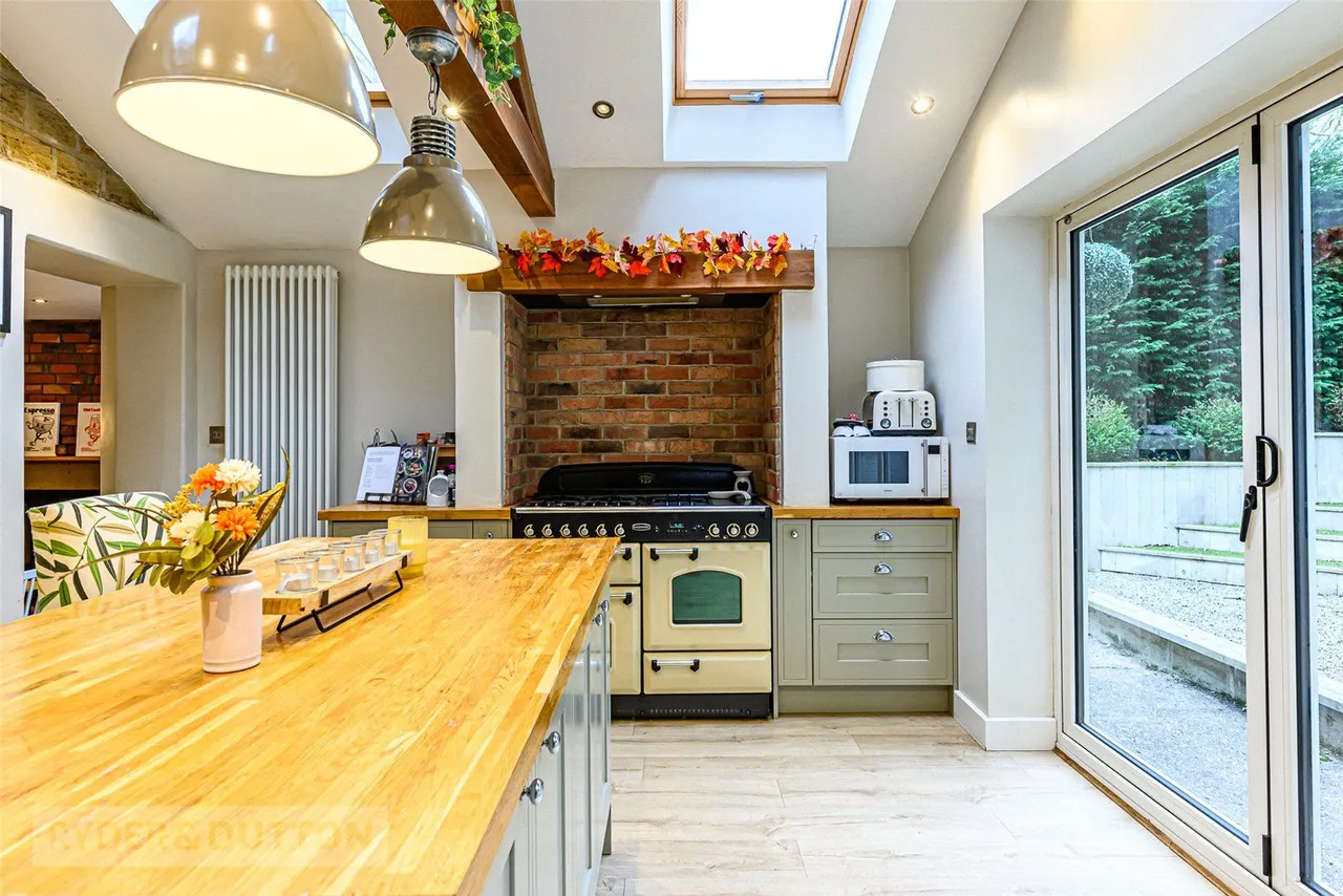 St. Marys Lane, Kirkheaton, HD5, photo 5
