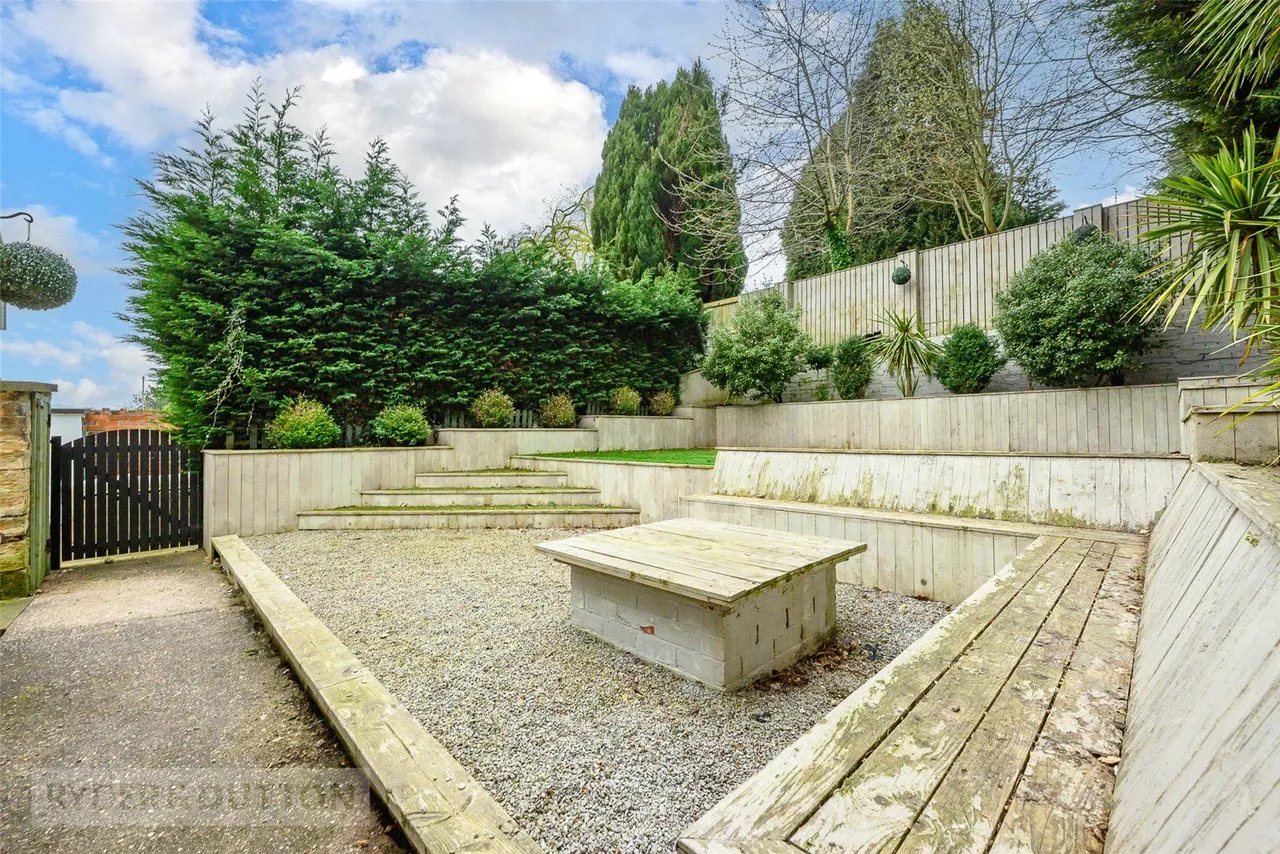 St. Marys Lane, Kirkheaton, HD5, photo 21