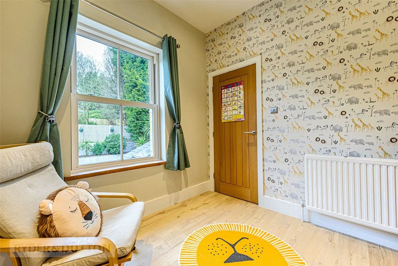 St. Marys Lane, Kirkheaton, HD5, photo 13