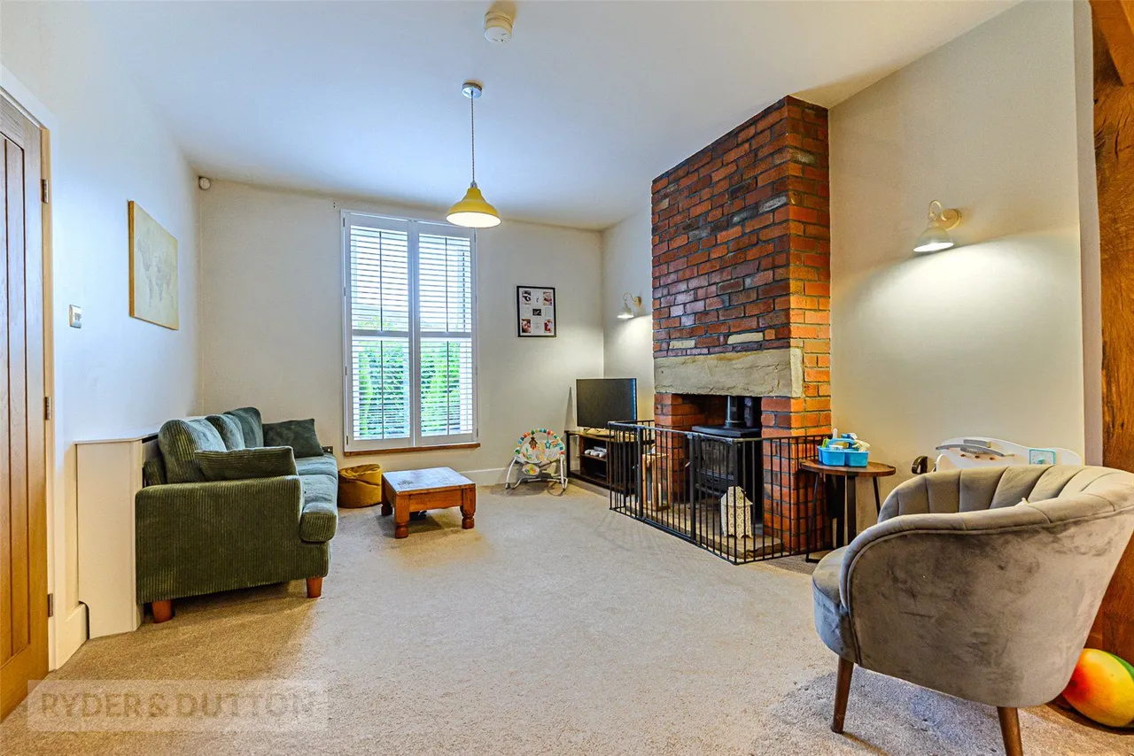St. Marys Lane, Kirkheaton, HD5, photo 8