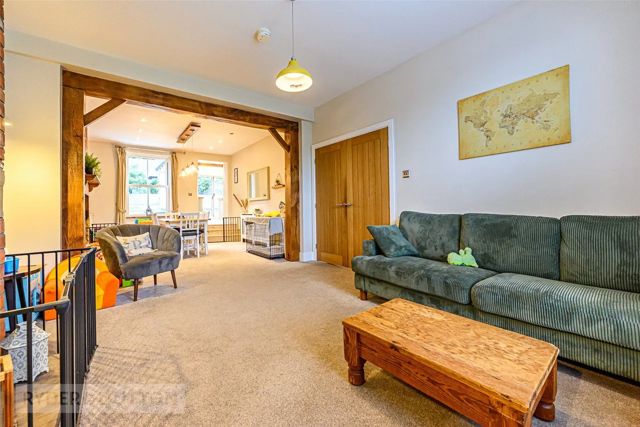 St. Marys Lane, Kirkheaton, HD5, photo 7