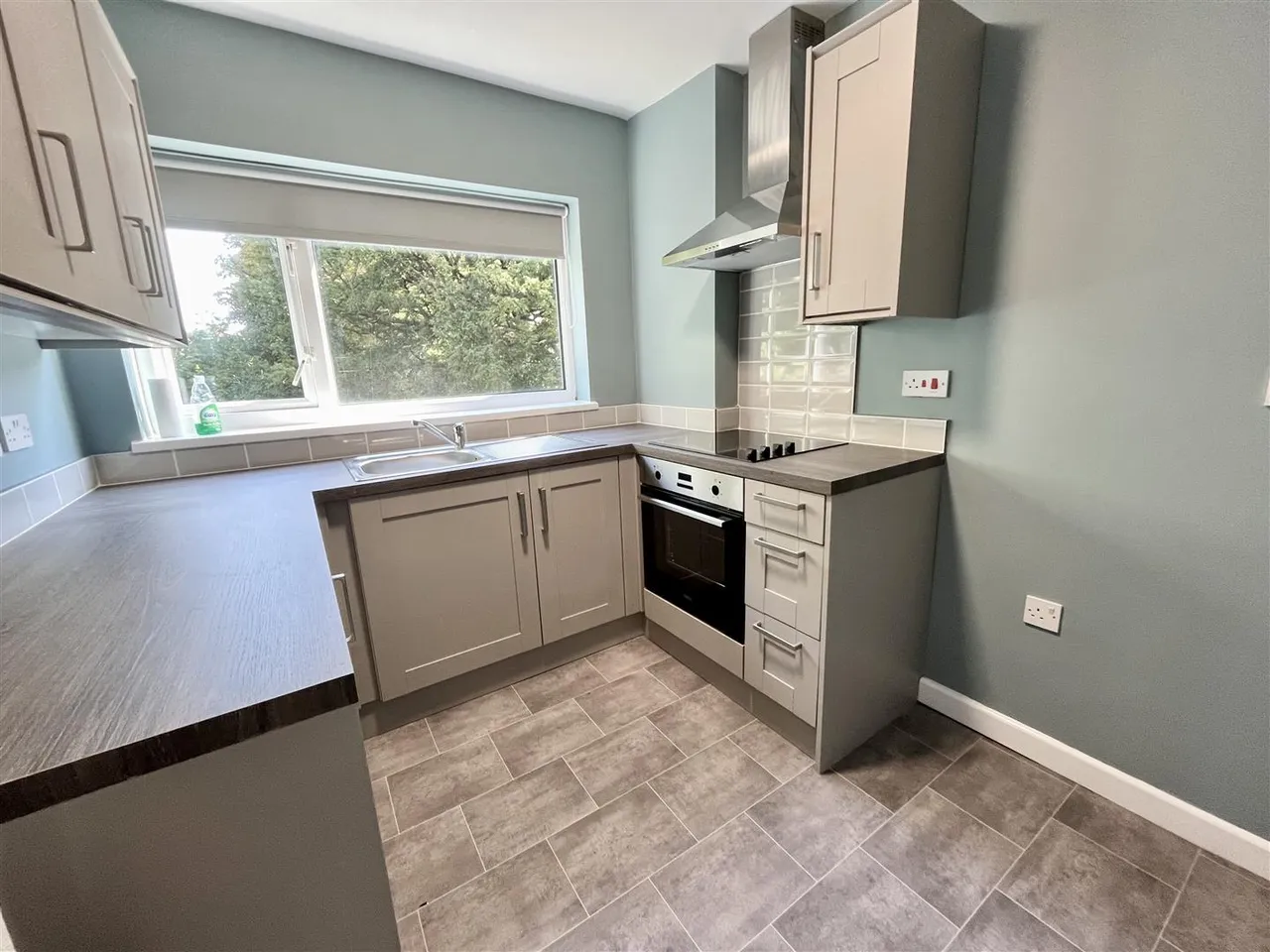 Wardle Road, Sale, M33, photo 5