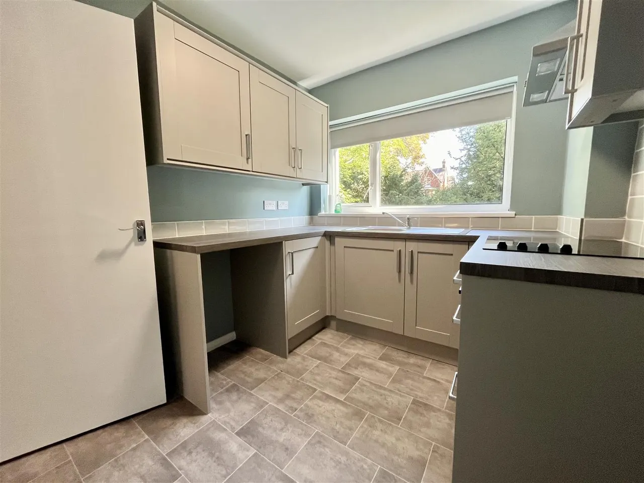 Wardle Road, Sale, M33, photo 6