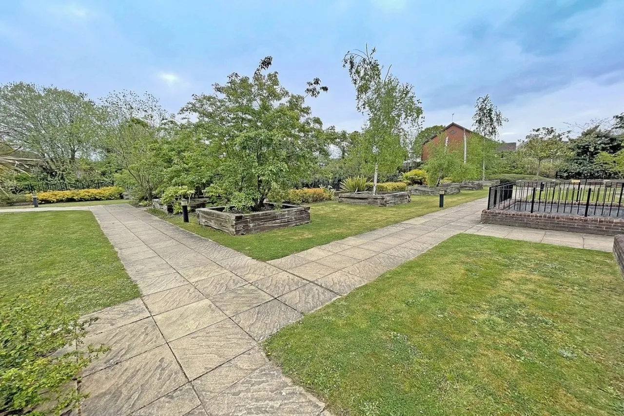 Birch Meadow Close, Warwick, photo 12
