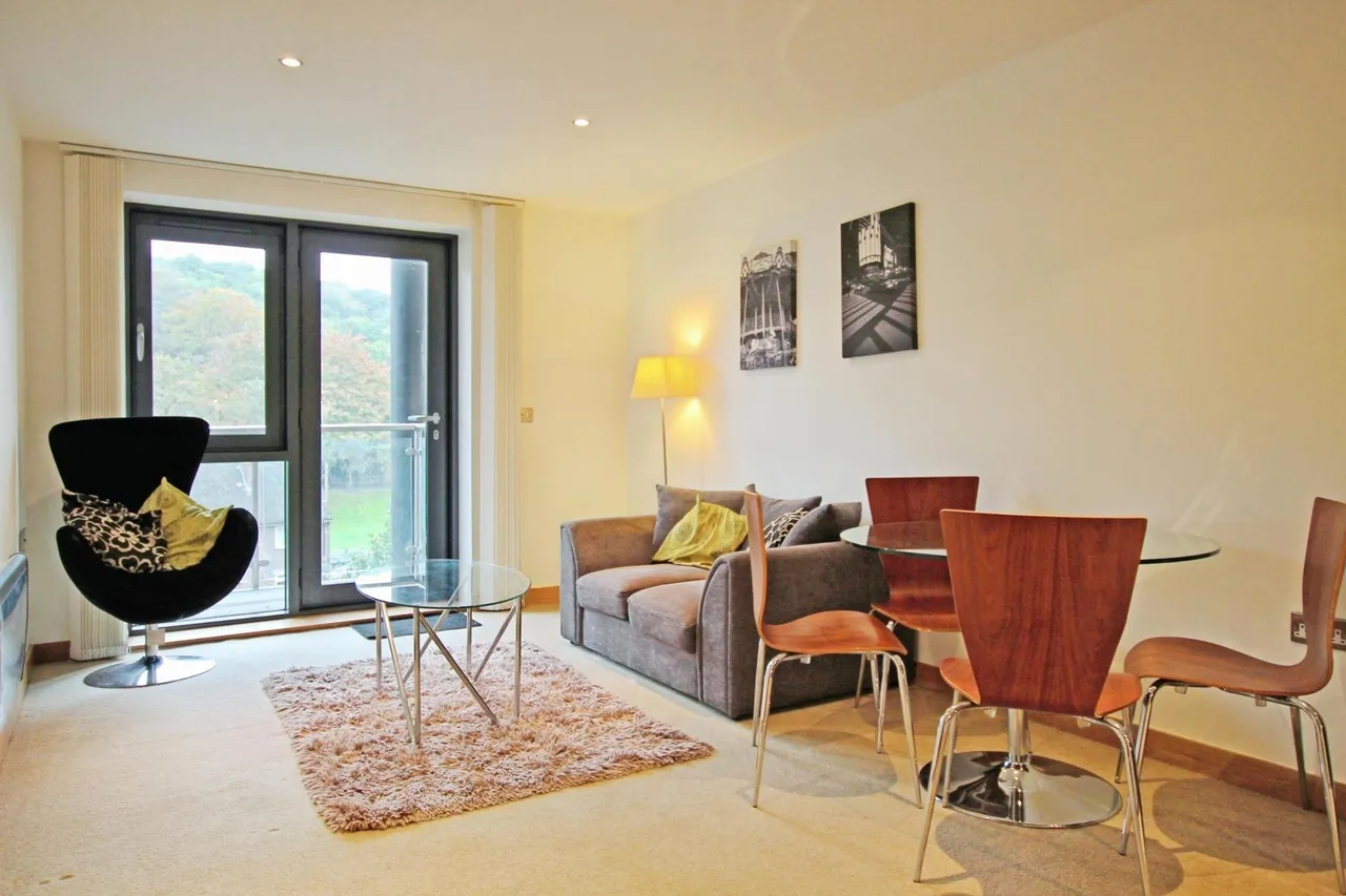 Salts Mill Road, Shipley, BD17, photo 3