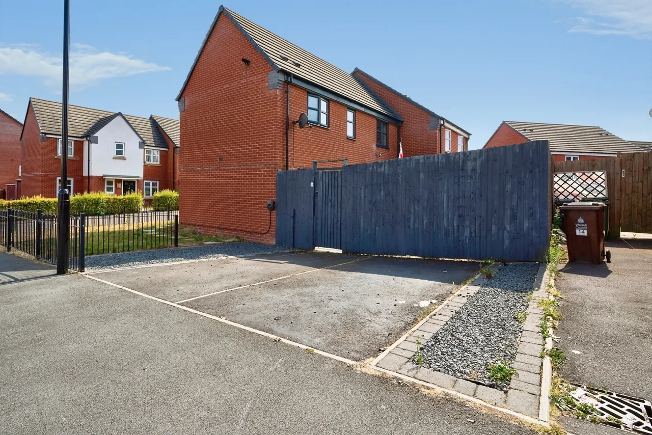 Warbler Grove, Walsall, West Midlands, WS3, photo 18