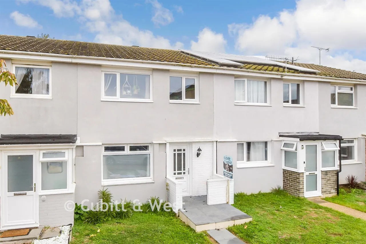 3 bed house for sale, Greenfields, Littlehampton, BN17