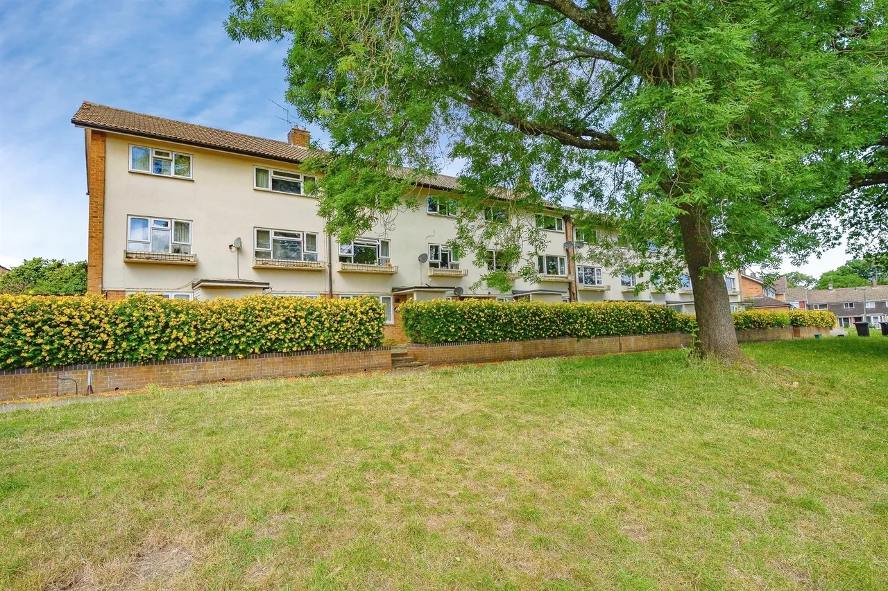 1 bed flat for sale, Long Arrotts, Hemel Hempstead, HP1