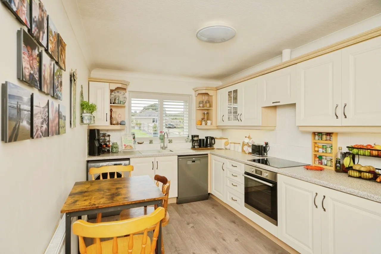 Cysgod Y Bryn, Llanbedrog, LL53, photo 9