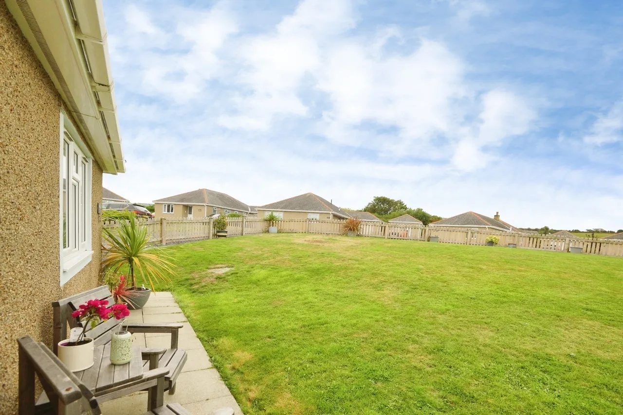 Cysgod Y Bryn, Llanbedrog, LL53, photo 3
