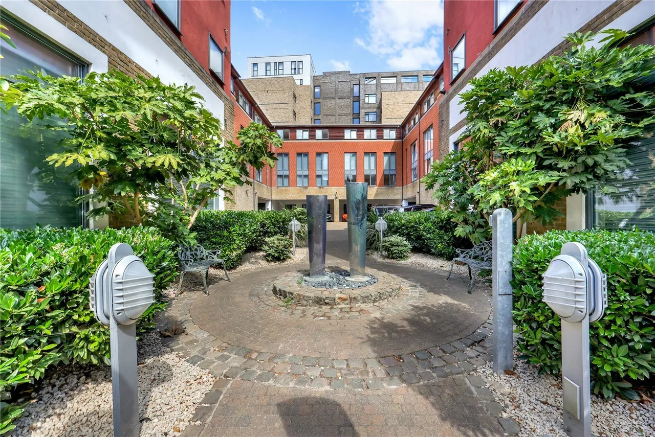 Cable Street, London, E1W, photo 2