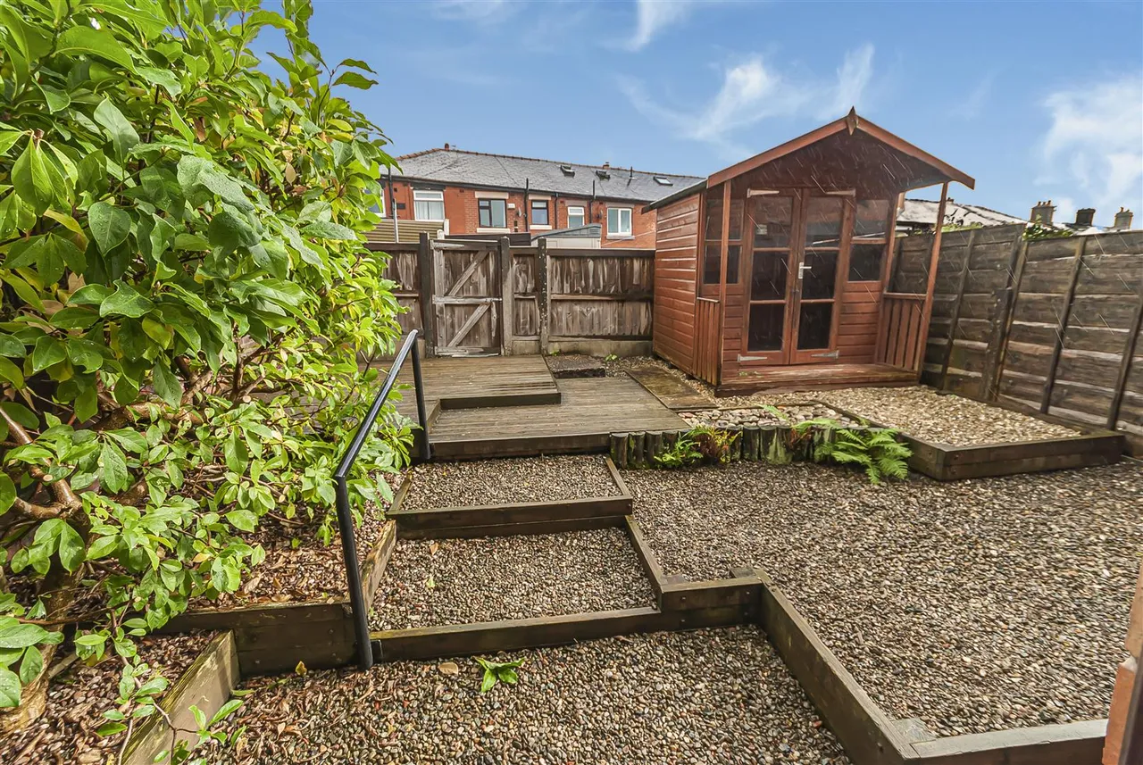 Dundee Lane, Ramsbottom, Bury, BL0 9HL, photo 2