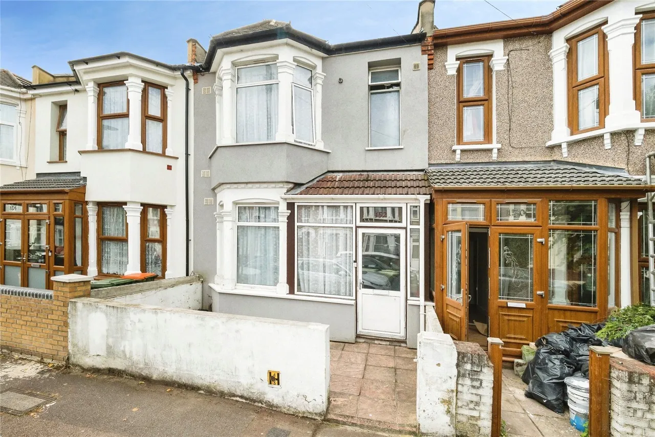 4 bed house for sale — Kensington Avenue, London, E12