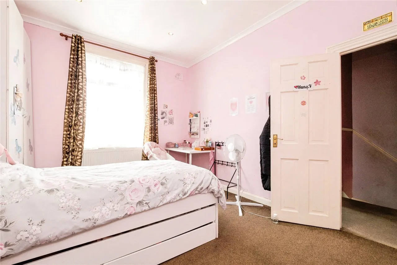 Kensington Avenue, London, E12, photo 11