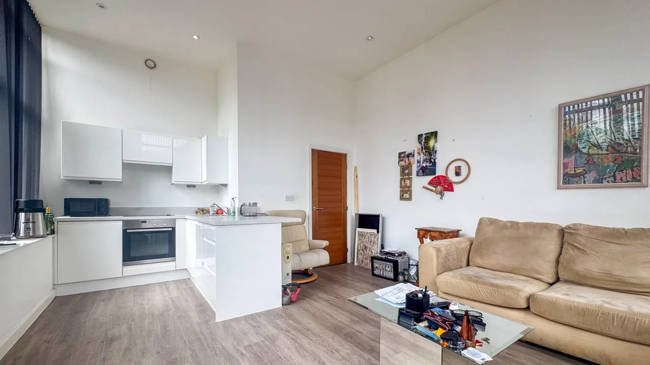 Bellmont Lodge, The Mundells, Welwyn Garden City, Herts AL7 1FX, photo 3