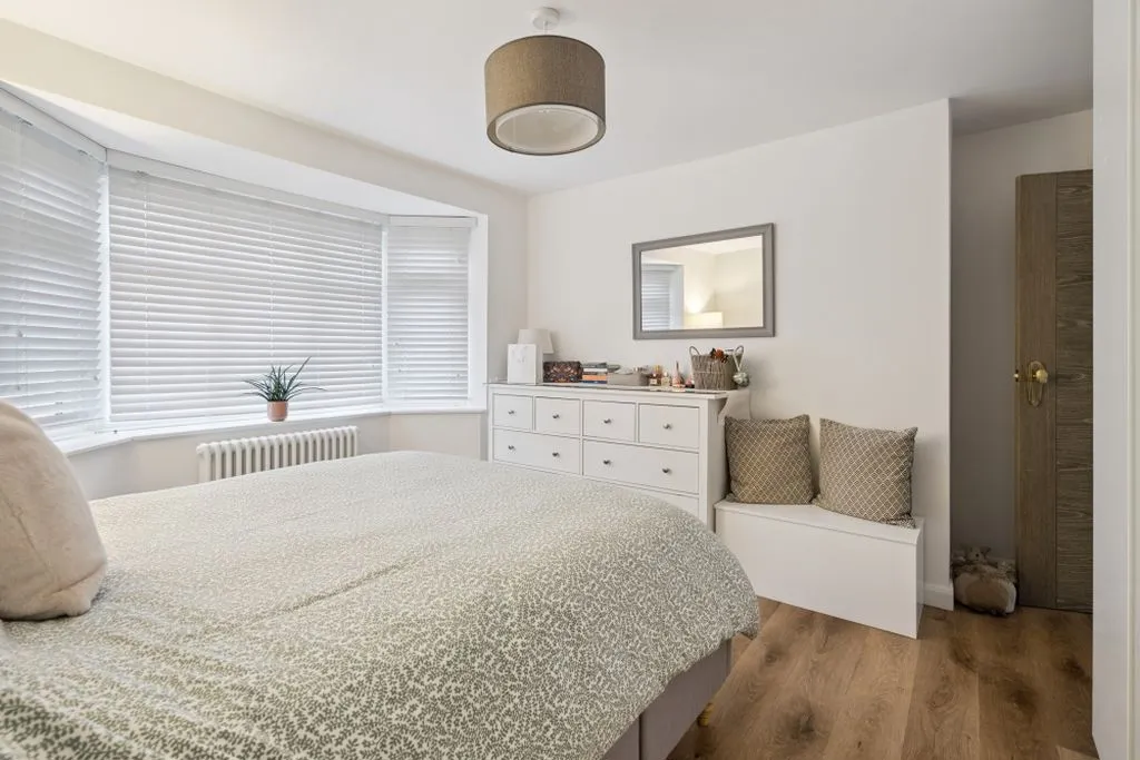 New Road, Bourne End SL8 5BH, photo 10