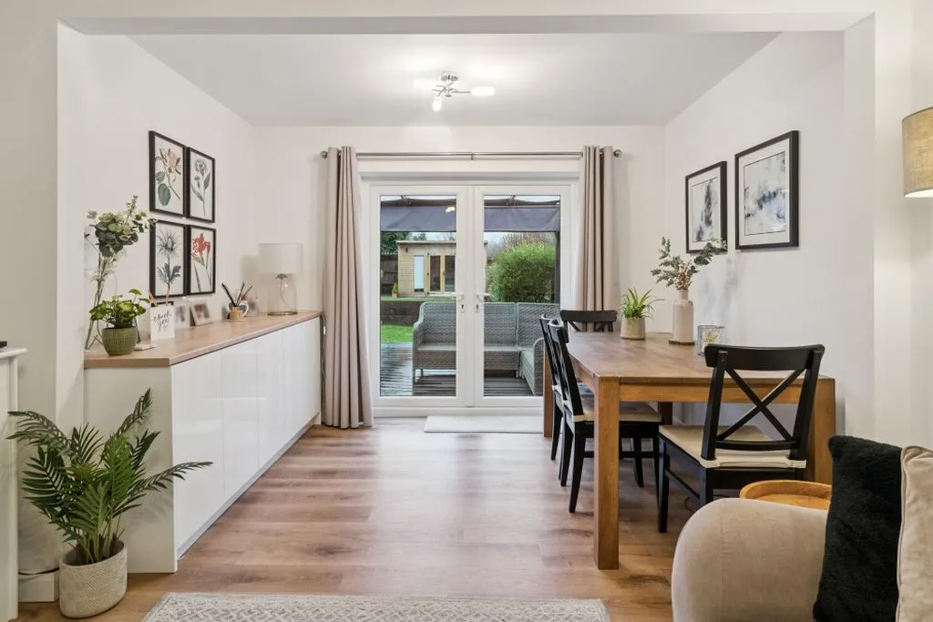 New Road, Bourne End SL8 5BH, photo 8
