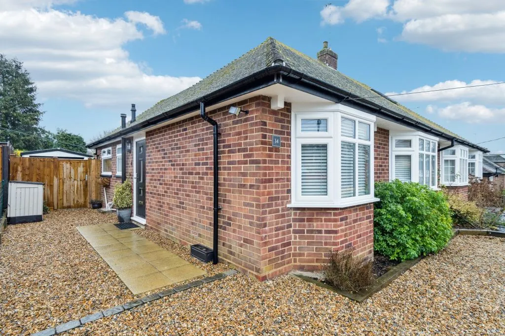 New Road, Bourne End SL8 5BH, photo 15