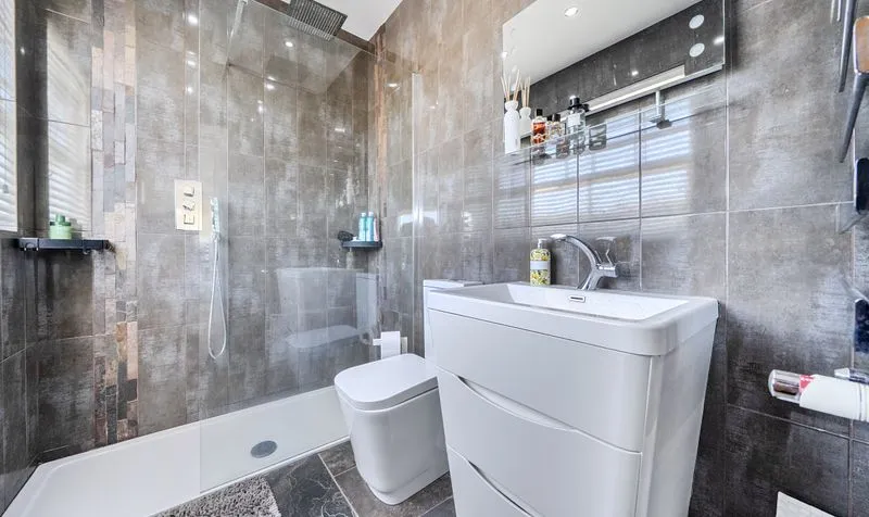 Grosvenor Road, Epsom, KT18, photo 20