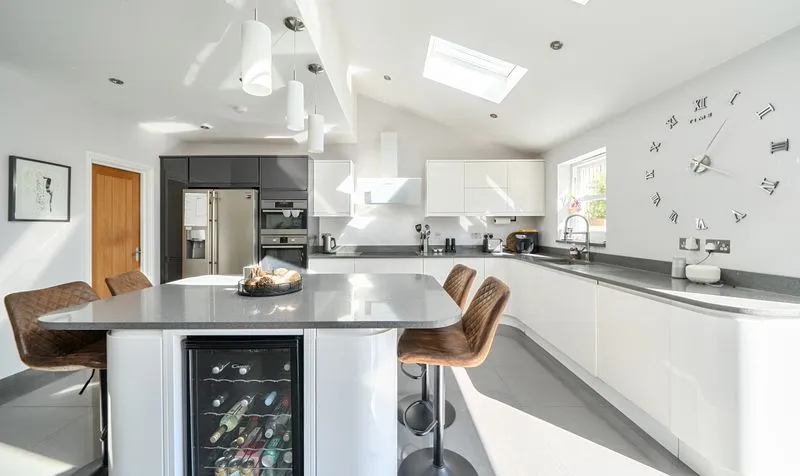 Grosvenor Road, Epsom, KT18, photo 3