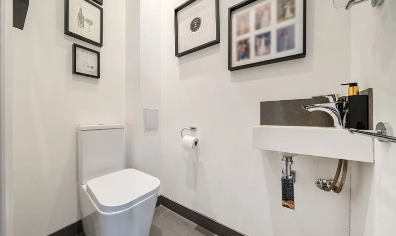 Grosvenor Road, Epsom, KT18, photo 11