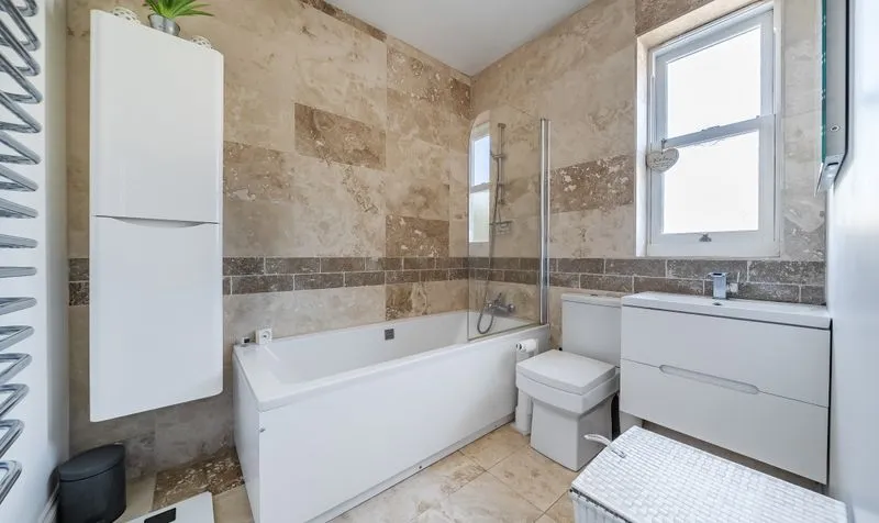 Grosvenor Road, Epsom, KT18, photo 19