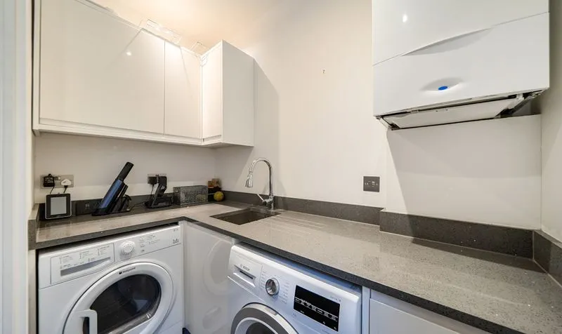 Grosvenor Road, Epsom, KT18, photo 10
