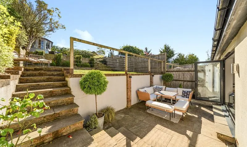 Grosvenor Road, Epsom, KT18, photo 21
