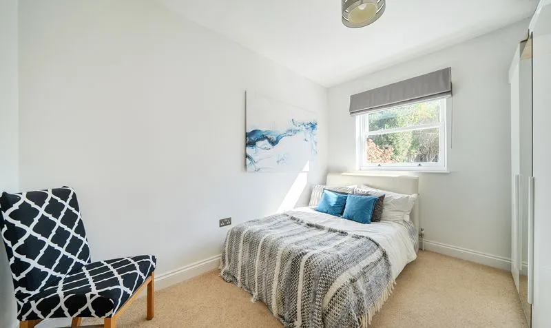 Grosvenor Road, Epsom, KT18, photo 15