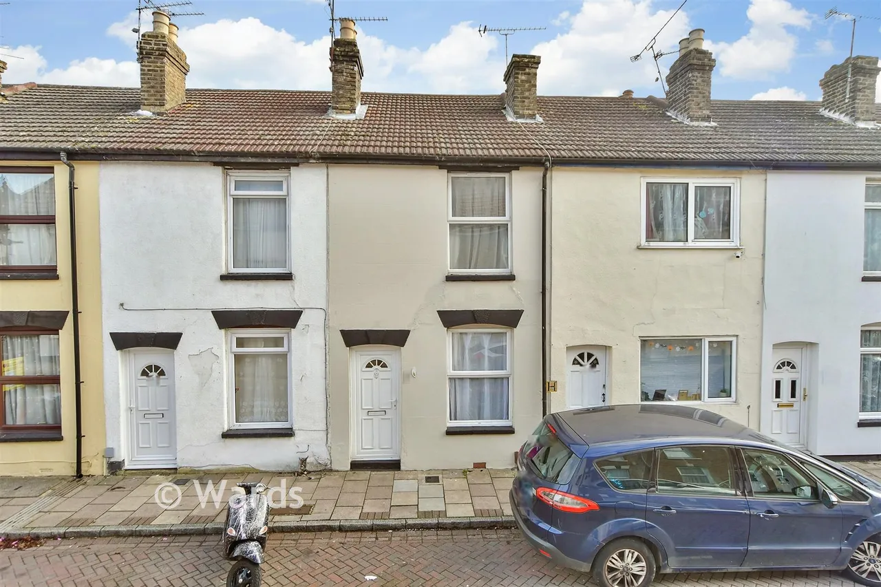 2 bed house for sale, West Street, Gillingham, ME7