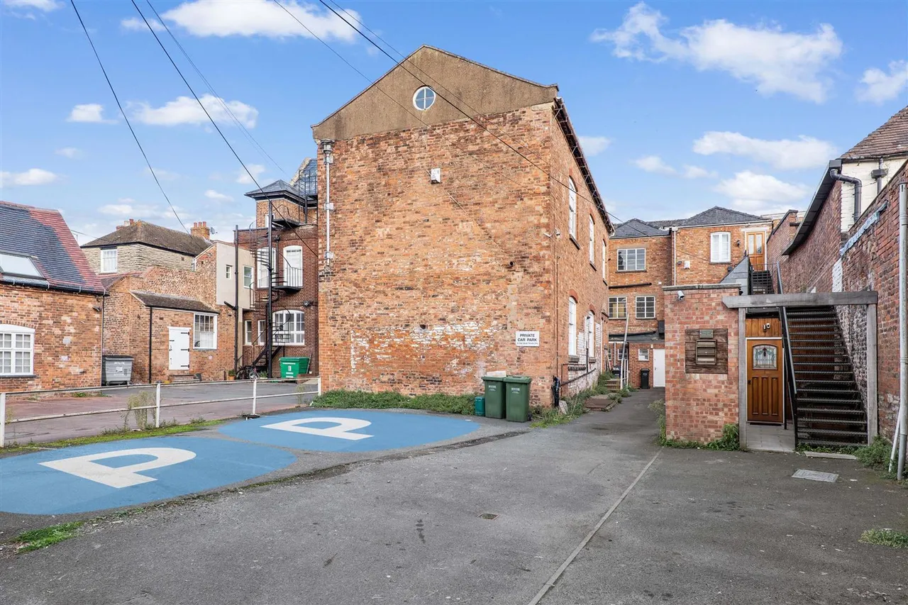 High Street, Evesham, WR11, photo 17