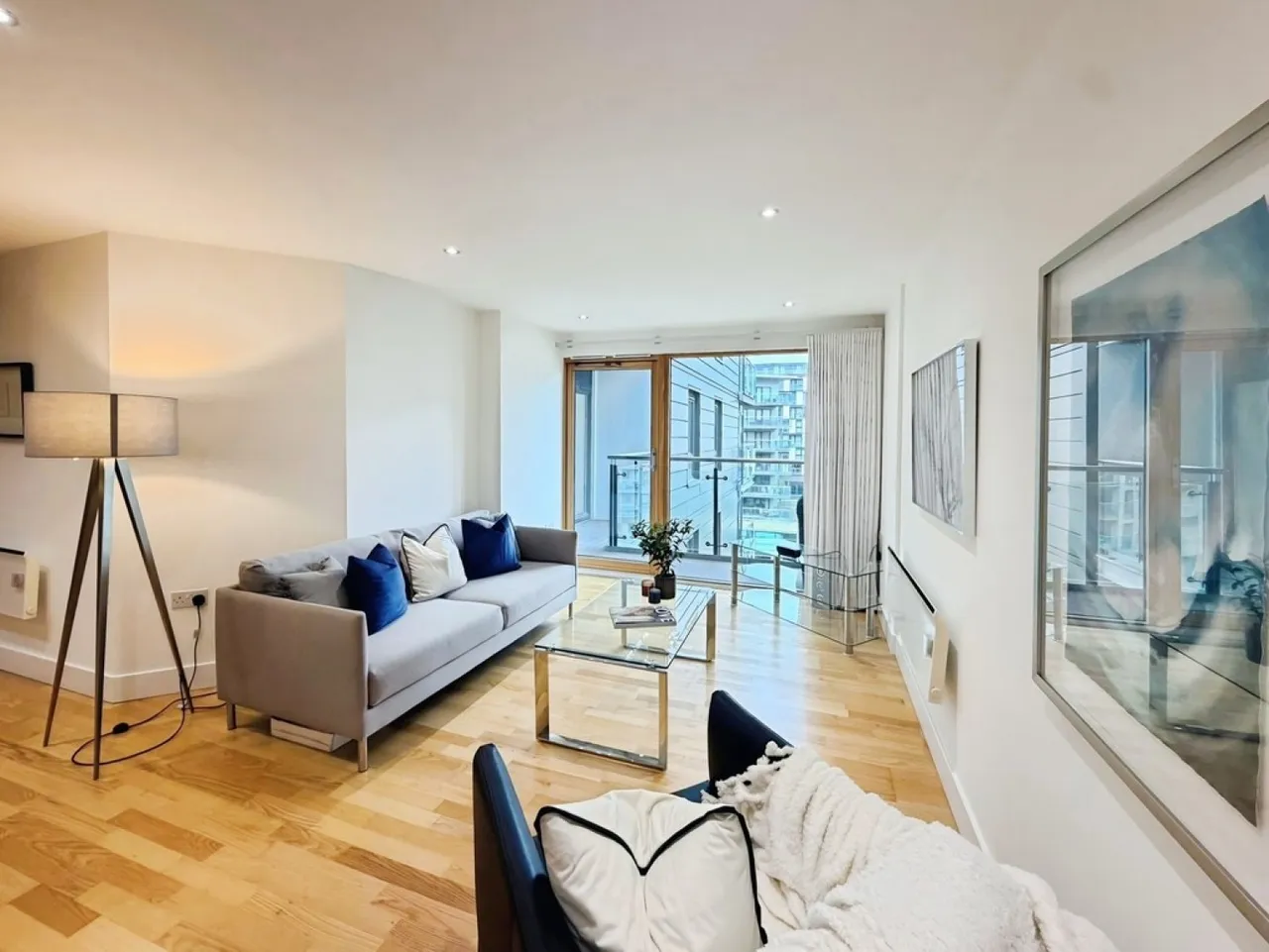 2 bed flat for sale — La Salle, Leeds Dock