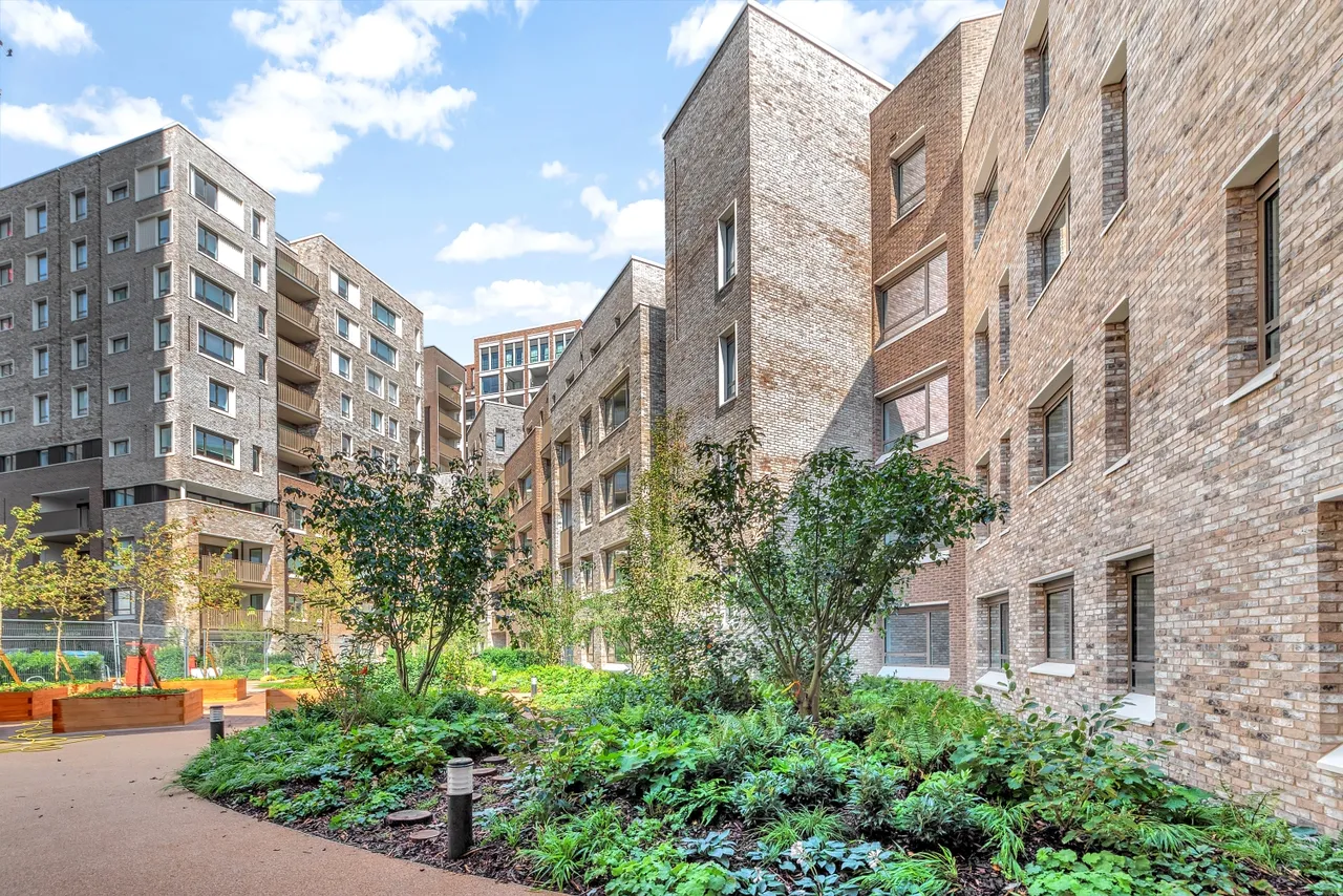 Elephant Park, Walworth Square, Elephant and Castle, London, SE17, photo 13
