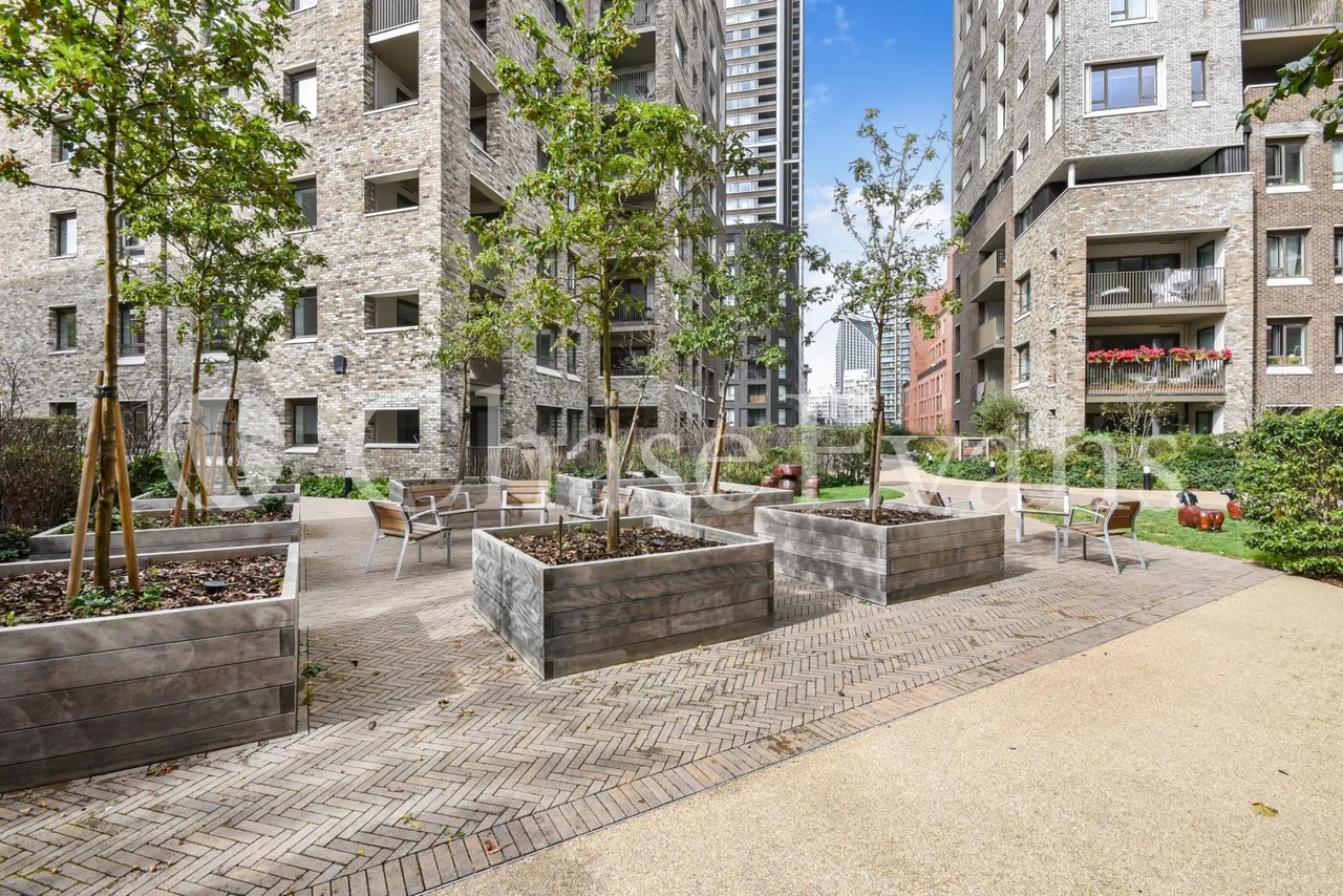 Elephant Park, Walworth Square, Elephant and Castle, London, SE17, photo 12