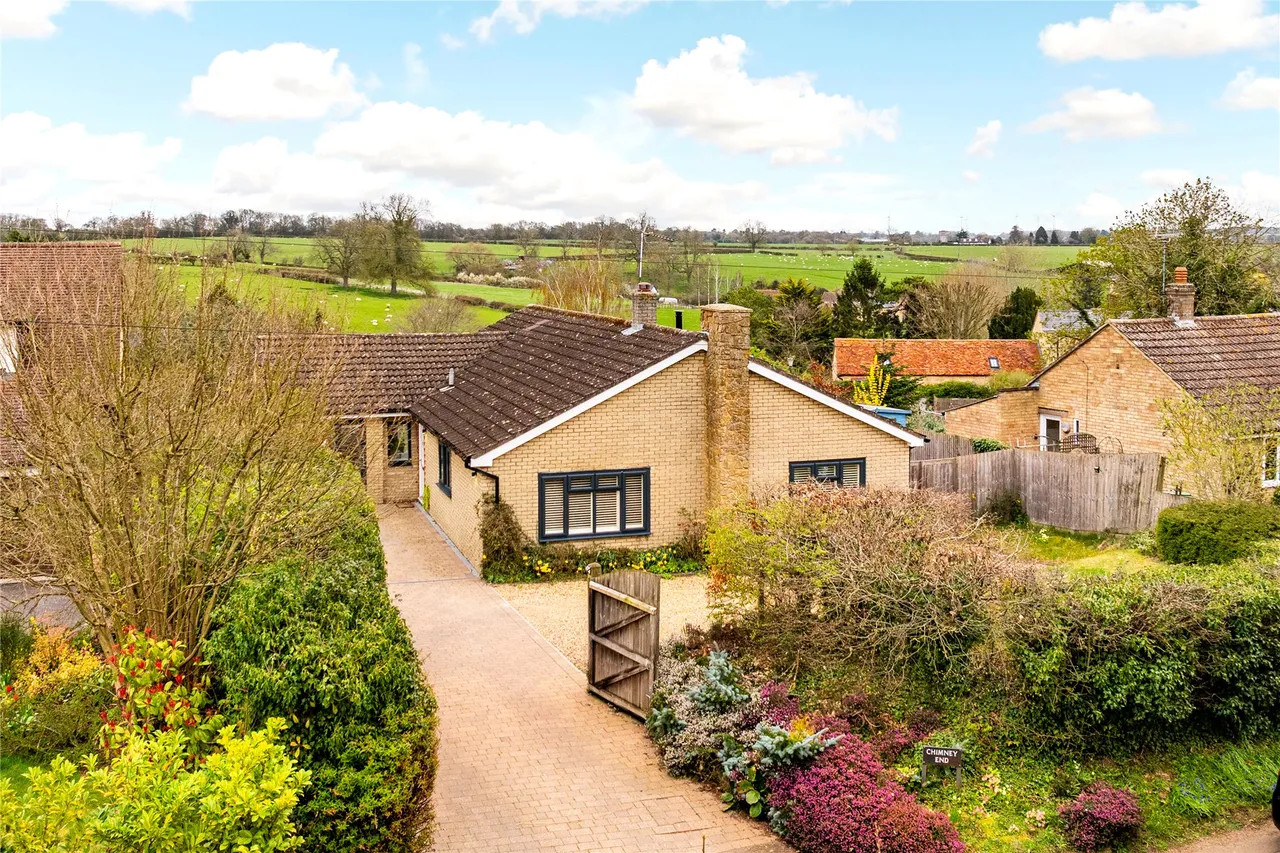 3 bed house for sale, Bridge Road, Stoke Bruerne, NN12