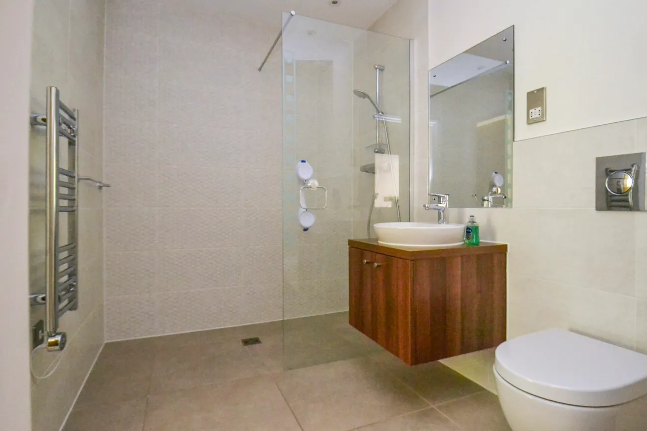 Eaves Court The Retreat, Princes Risborough, HP27, photo 5