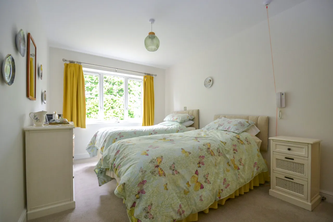 Eaves Court The Retreat, Princes Risborough, HP27, photo 4