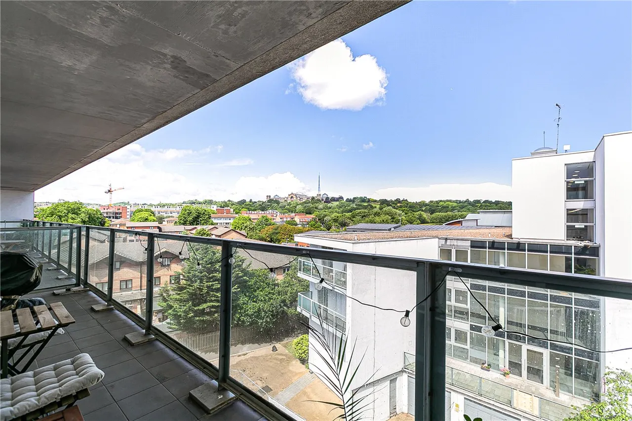 Chadwell Lane, London, N8, photo 10