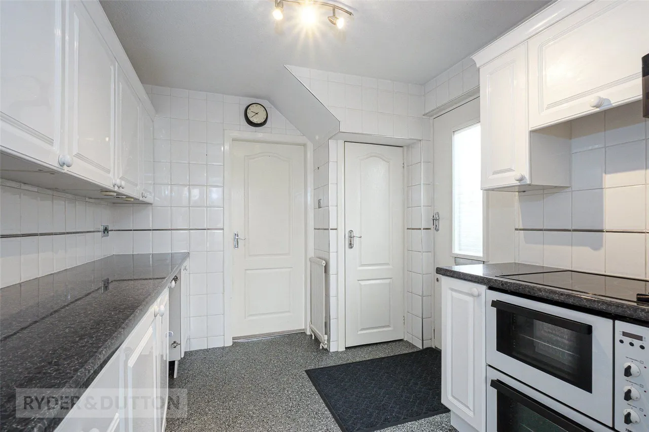 Mount Avenue, Mount, HD3, photo 3