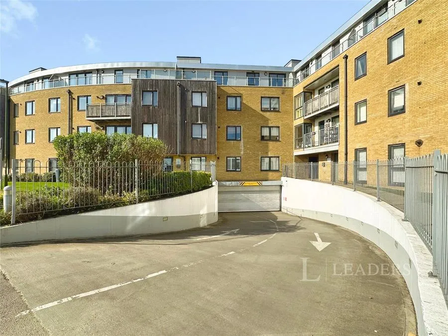 Smeaton Court, Hertford, SG13, photo 9