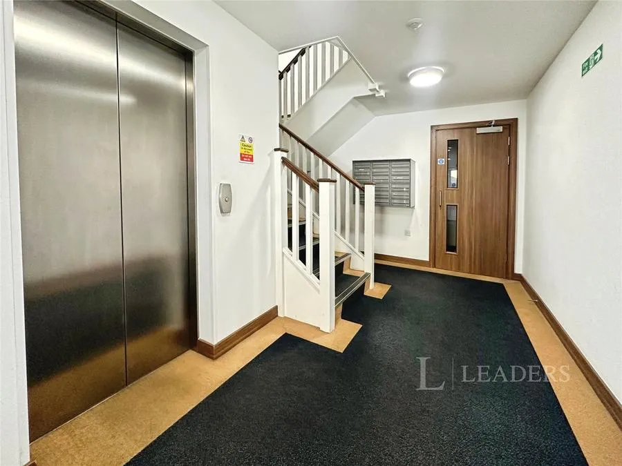 Smeaton Court, Hertford, SG13, photo 8