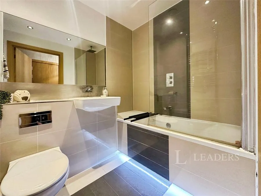 Smeaton Court, Hertford, SG13, photo 6