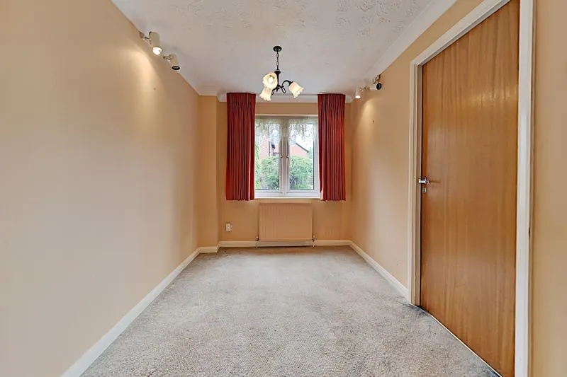 Claydon Drive, Croydon CR0 4QX, photo 8