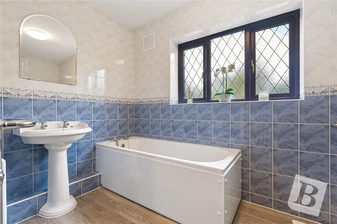 Holden Way, Upminster, RM14, photo 19