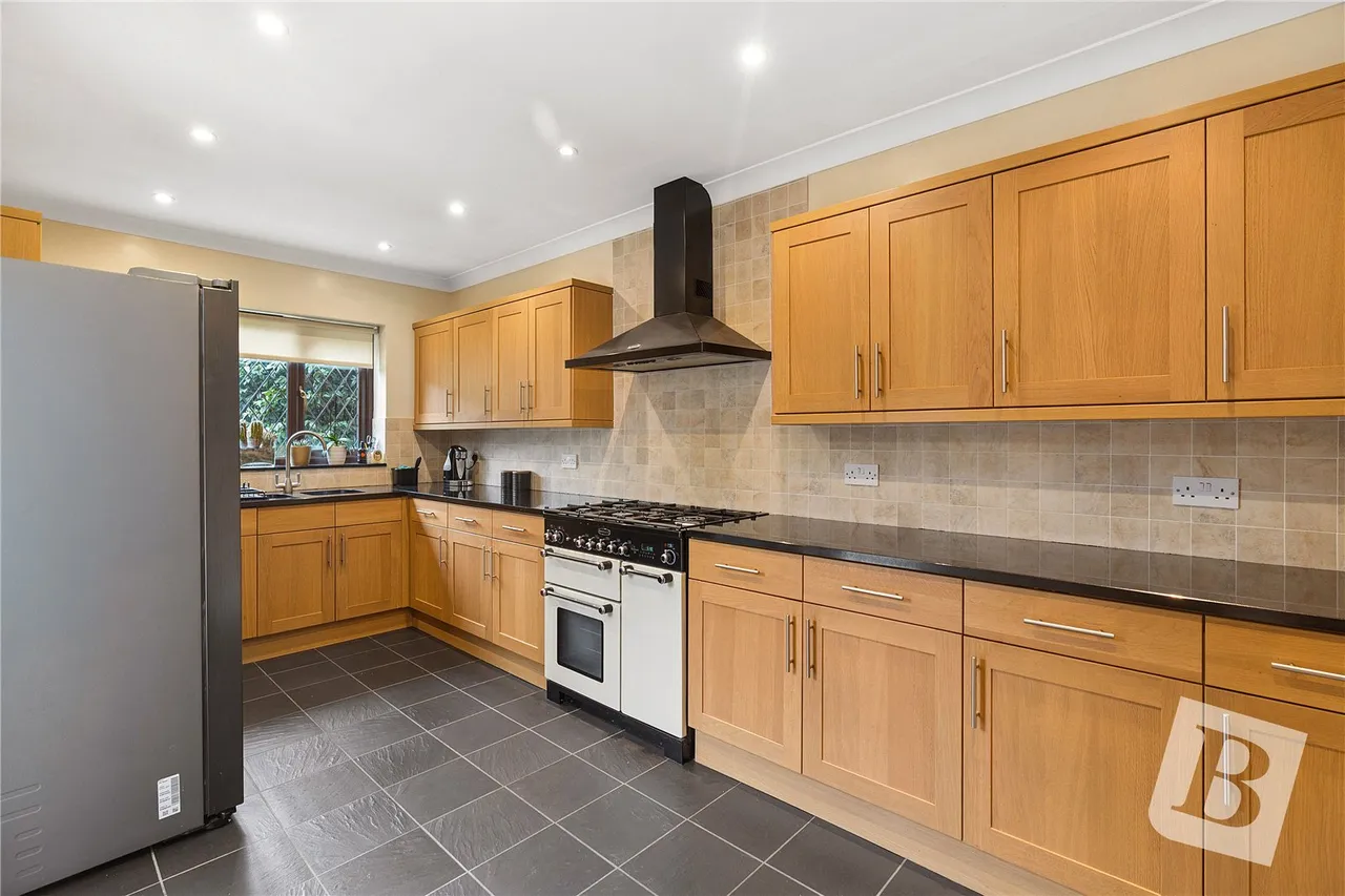 Holden Way, Upminster, RM14, photo 8