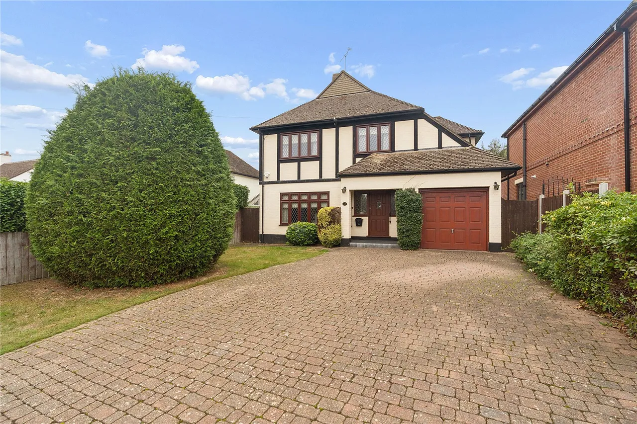 5 bed house for sale, Holden Way, Upminster, RM14